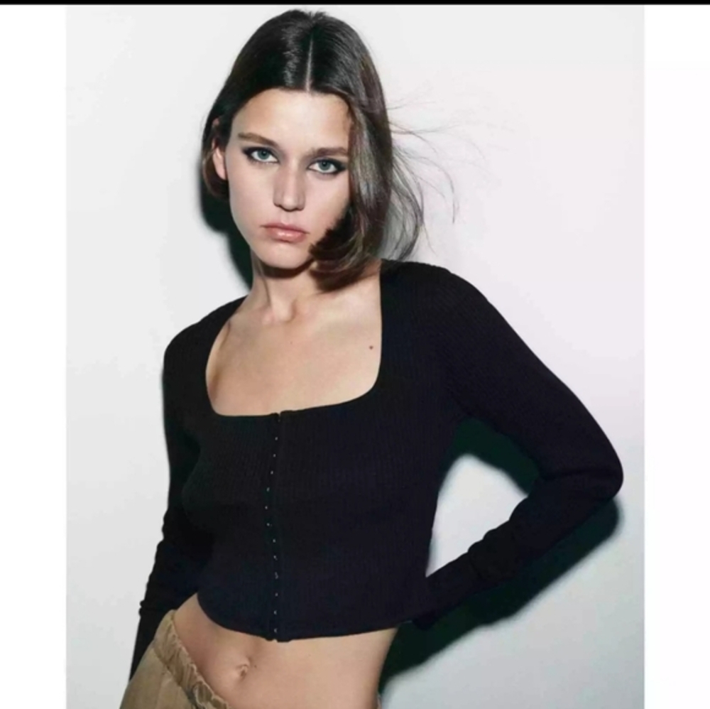Zara Black Ribbed Square-Neck Long Sleeve Button-Front Top